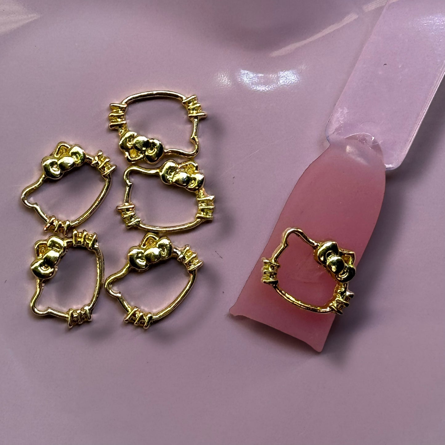GOLD- Hello Kitty Nail Charms – 6pc Outline Head Set | Kawaii Nail Art Charms