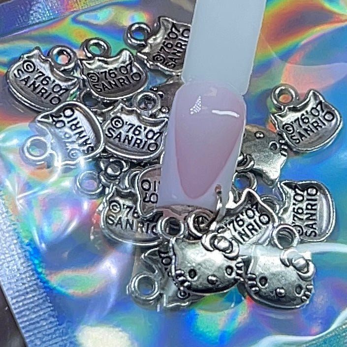 10 pcs Dangle - HELLO K Face - JTessentials