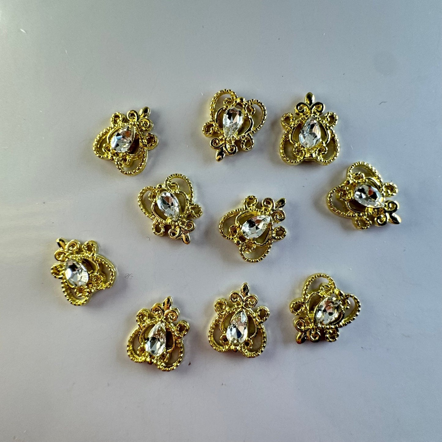 10 pcs LUX heart - Gold - JTessentials