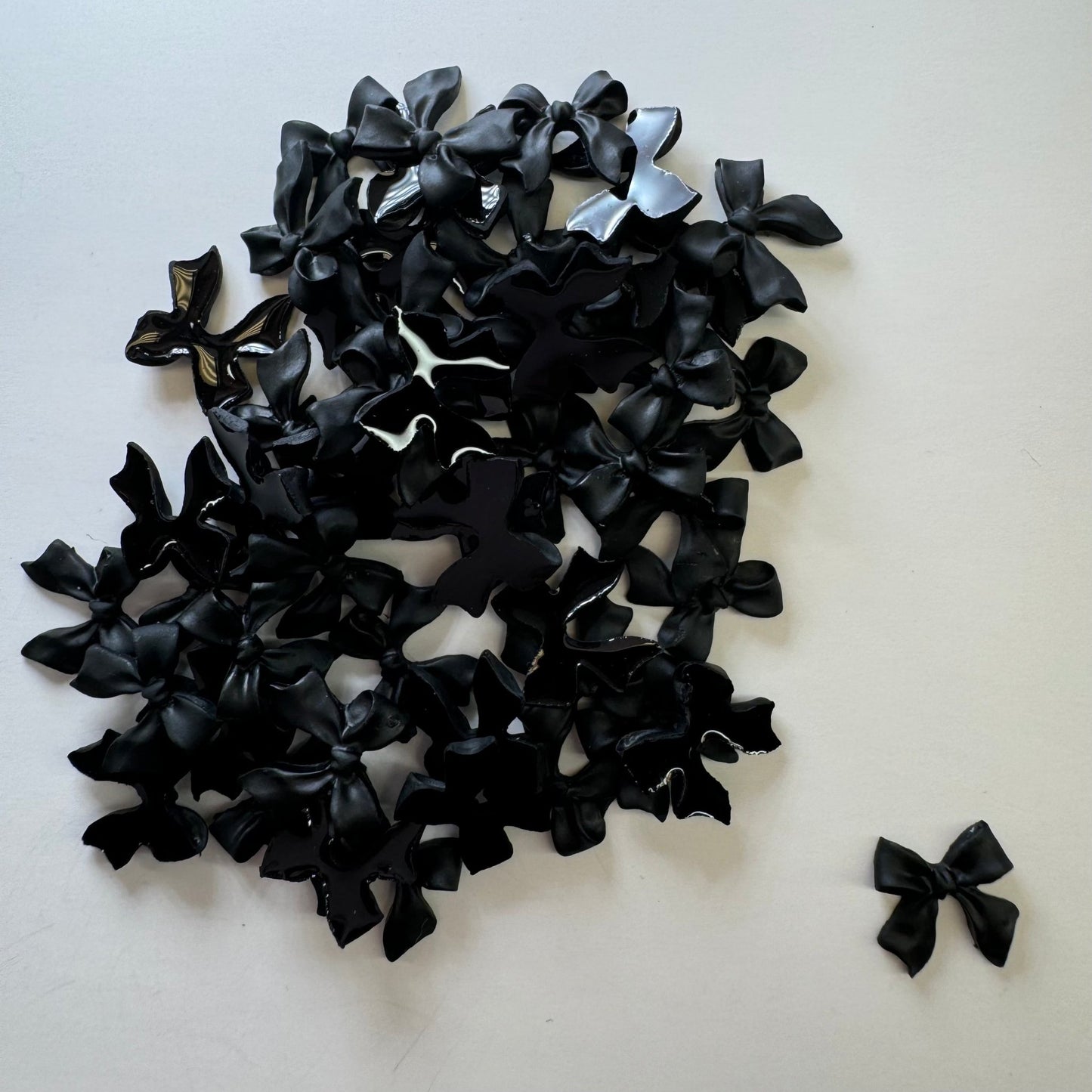 100 PC BOW CHARMS | BLACK - JTessentials