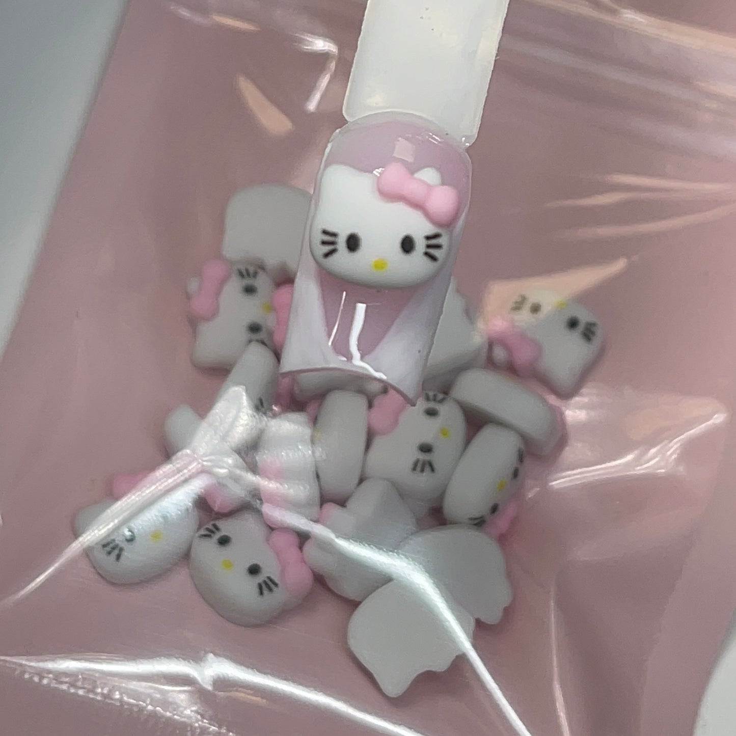 20 PCs HELLO KITTY pink bow face only
