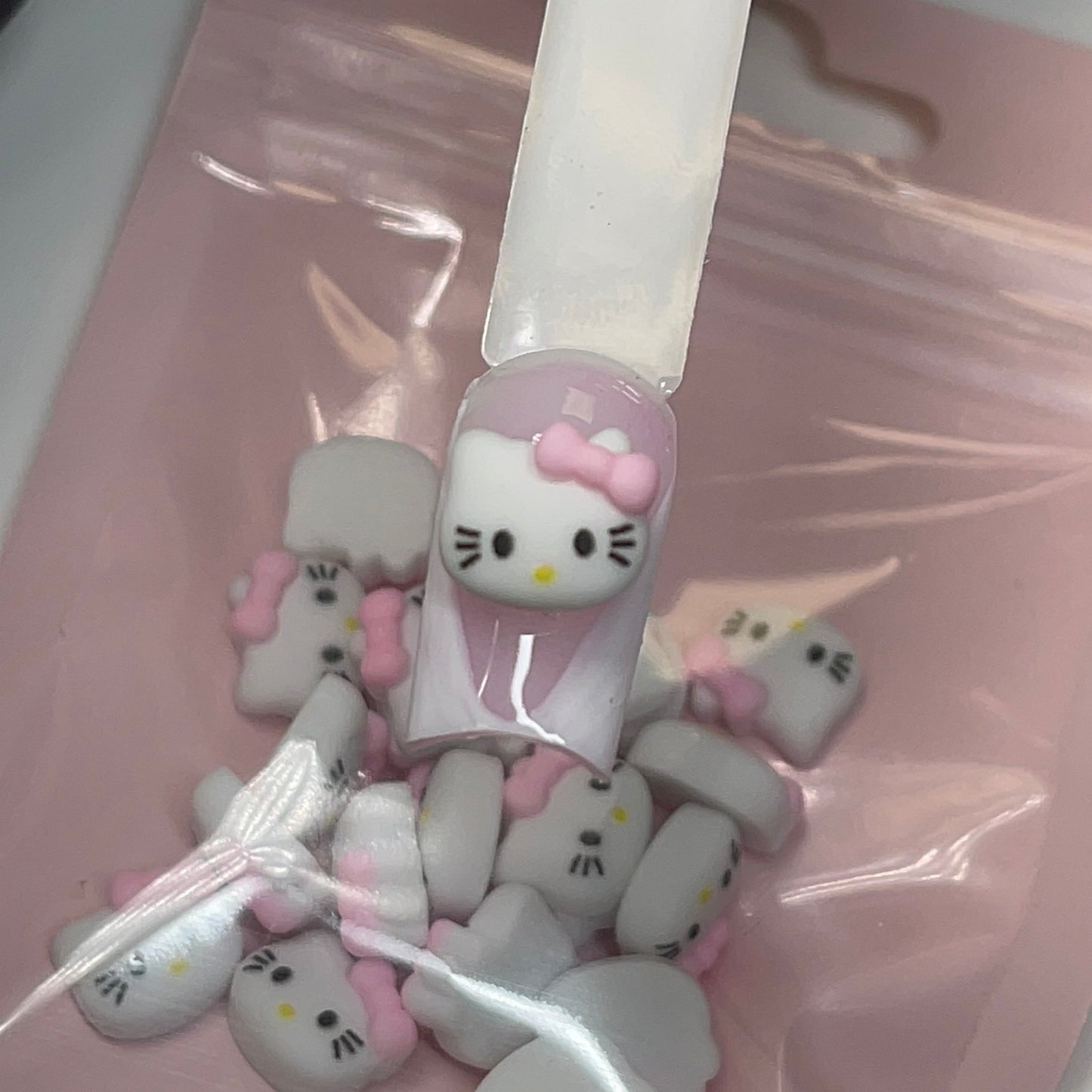 20 PCs HELLO KITTY pink bow face only - JTessentials