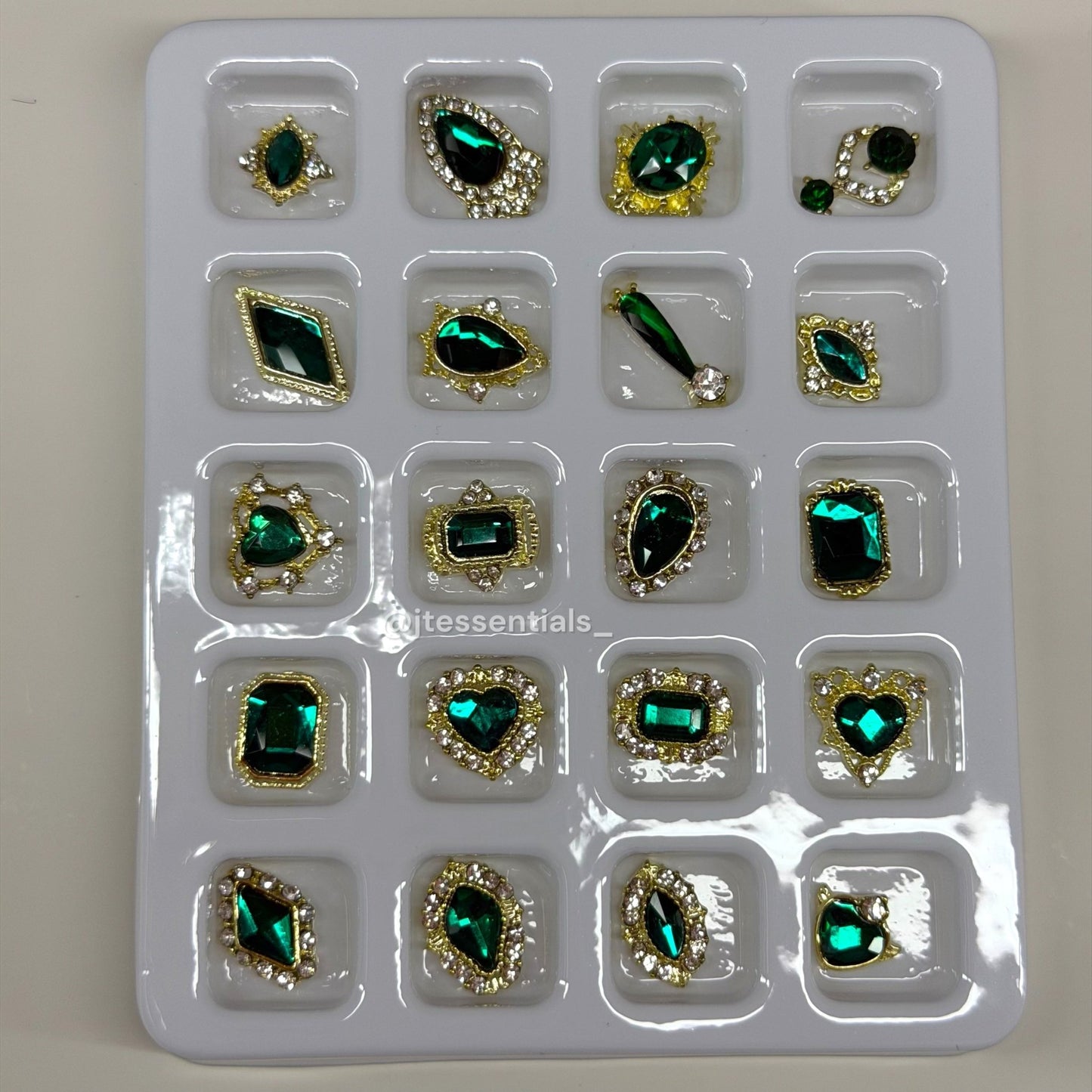 20 pcs RHINESTONE CHARM BOX 09 green - JTessentials