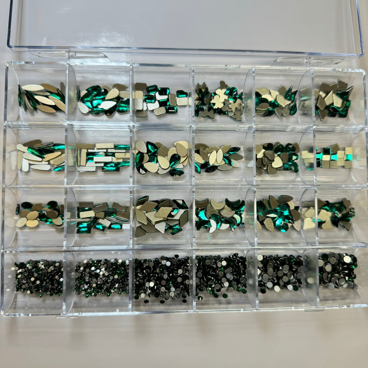 24 grit - green high quality rhinestone box - JTessentials