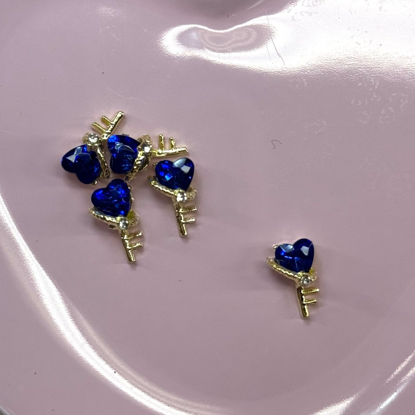 5 pcs Key with Heart Nail Charms - Perfect for Valentine’s Day Nail Art - JTessentials