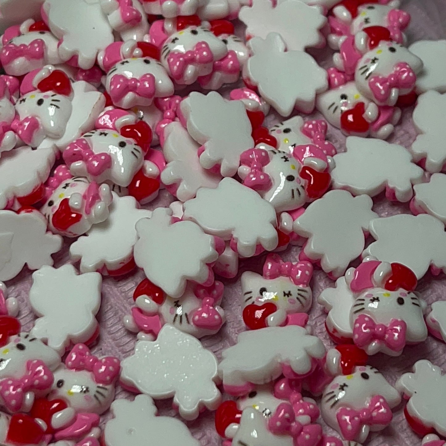6 pcs Hello kitty HEART - JTessentials