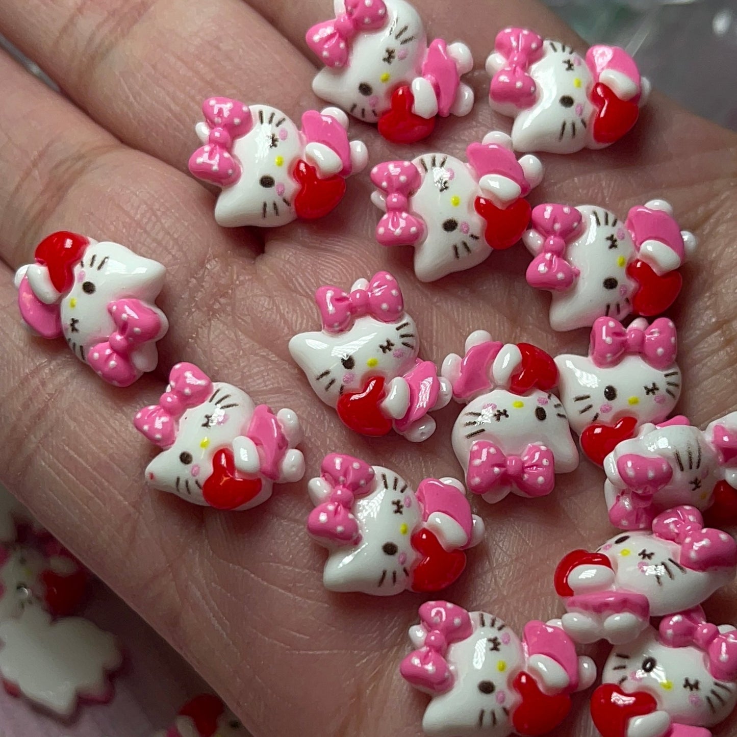 6 pcs Hello kitty HEART - JTessentials