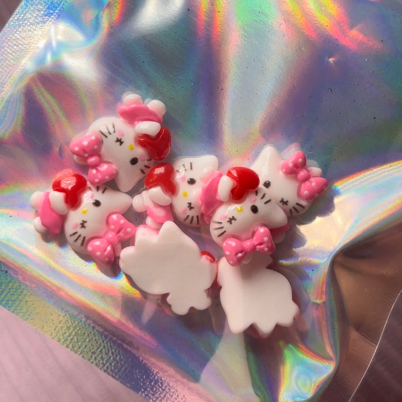 6 pcs Hello kitty HEART - JTessentials
