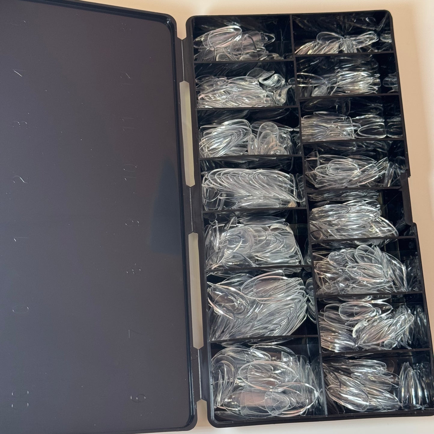Full Cover Soft Gel Nail Extensions – 15 Sizes Box (Almond-Sculpted )