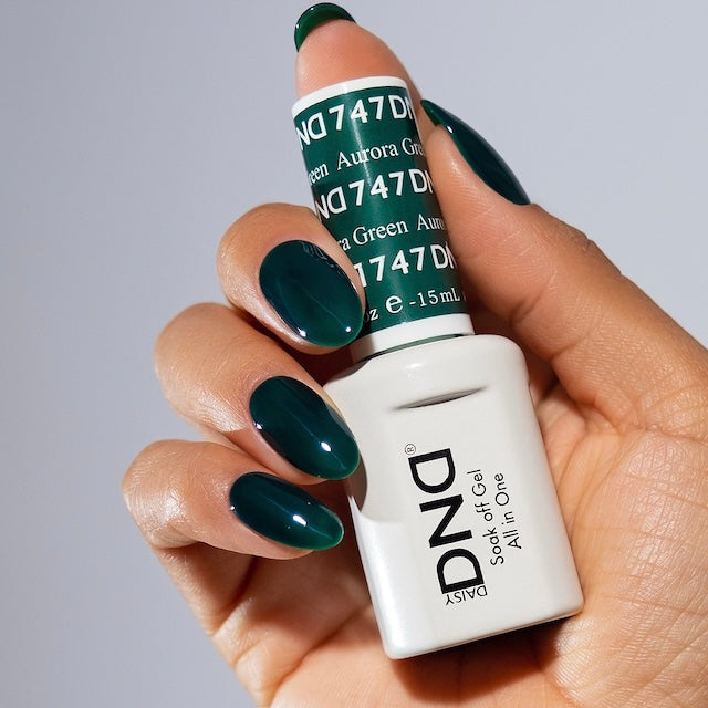 DND #747 Aurora Green – Gel & Regular Polish Duo | Iridescent Emerald Green Nail Color