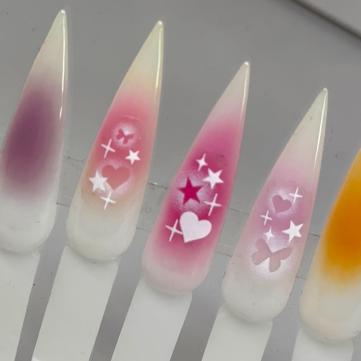 156-White Airbrush-Inspired Nail Stickers
