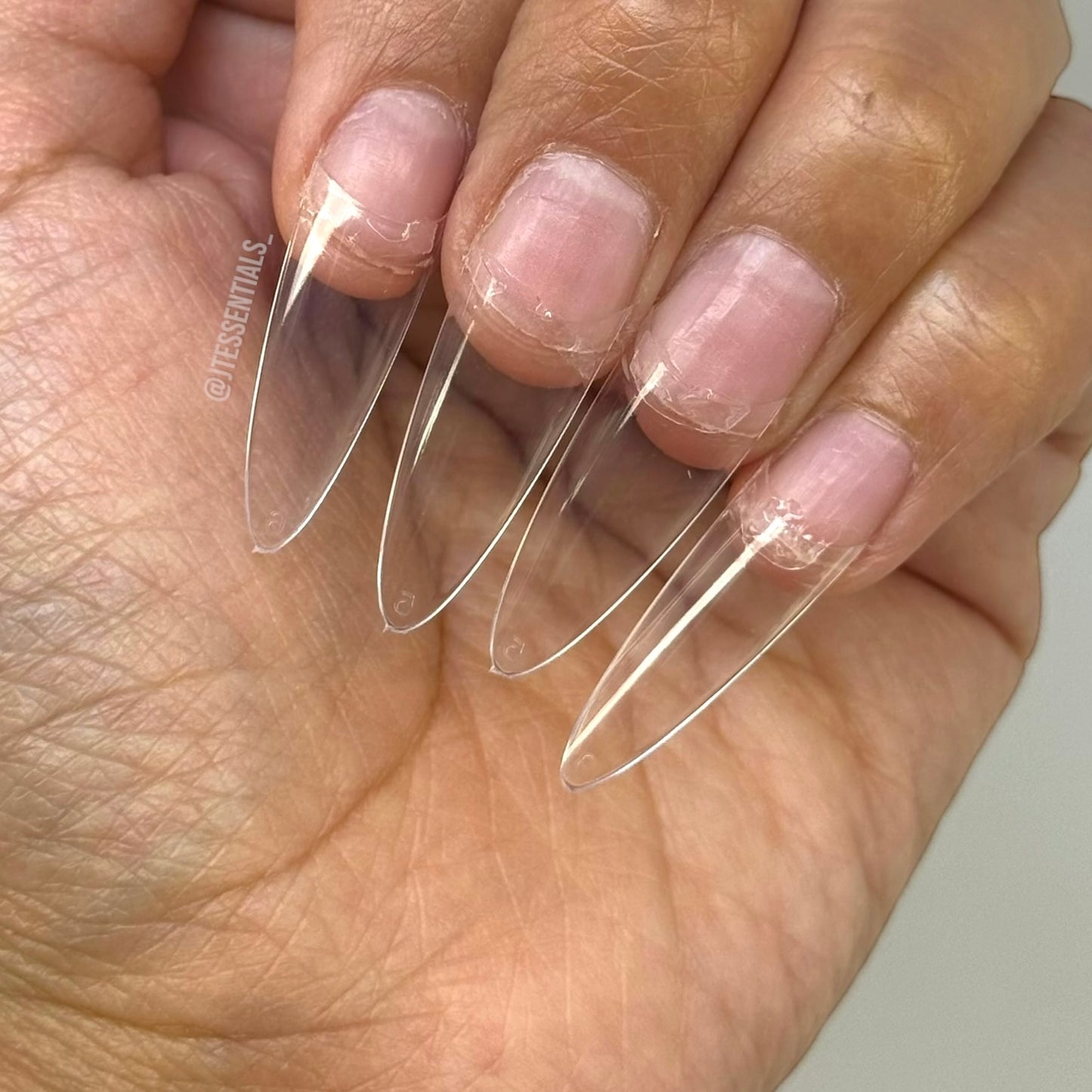 Medium Almond Tips Pre-shaped- BOX 504 pcs