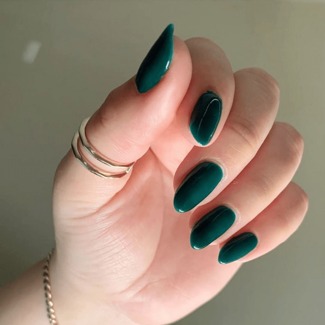 DND 747 Aurora Green – Gel & Regular Polish Duo | Iridescent Emerald Green Nail Color - JTessentials