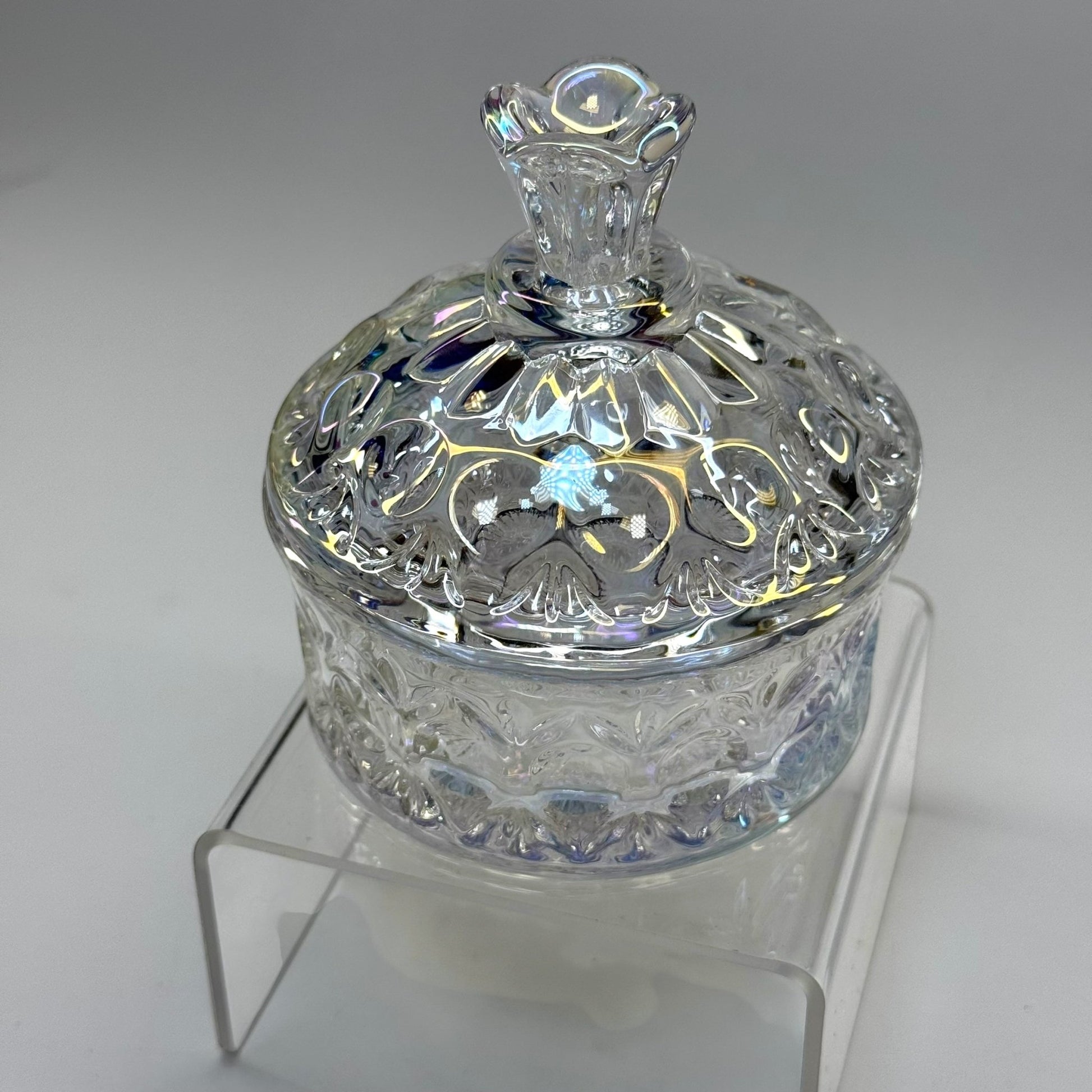 01 Iridescent Crystal Dappen Dish – Elegant Acrylic Liquid Container for Nail Techs - JTessentials