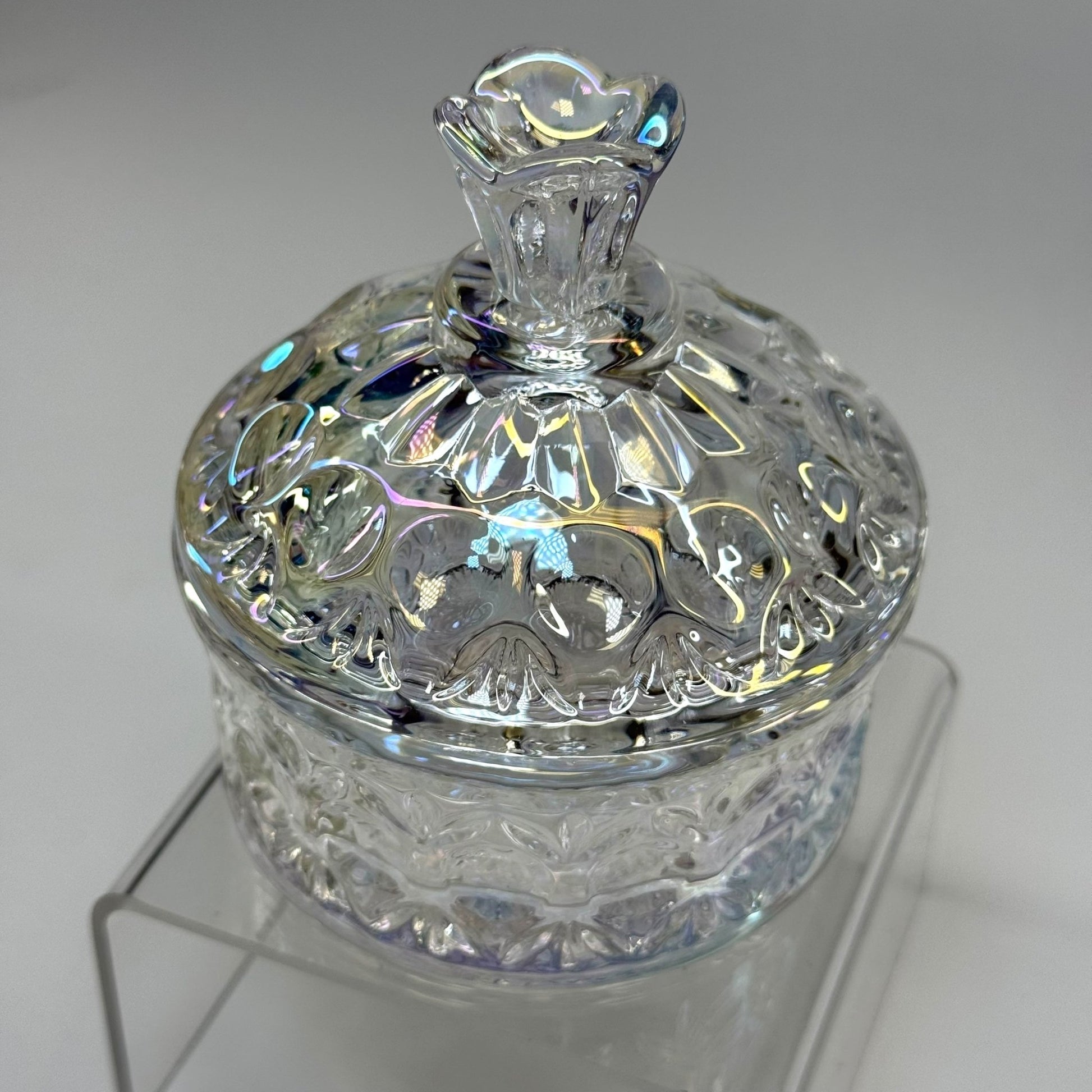 01 Iridescent Crystal Dappen Dish – Elegant Acrylic Liquid Container for Nail Techs - JTessentials