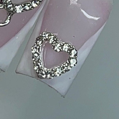 10 PCs Silver heart charm outline - JTessentials