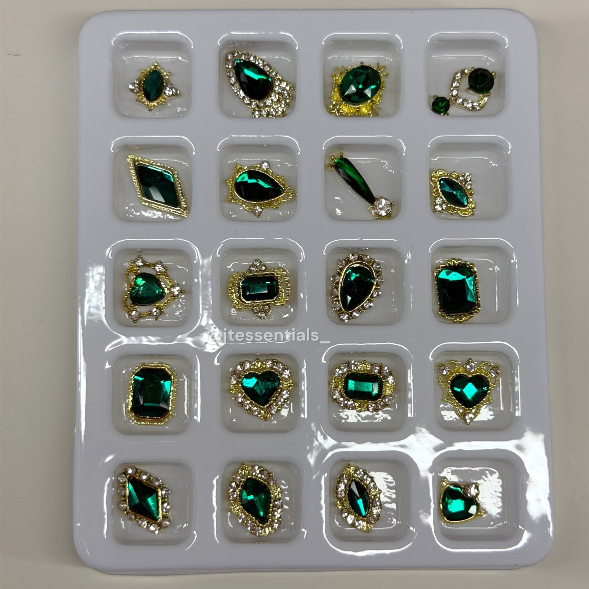 20 pcs RHINESTONE CHARM BOX 09 green - JTessentials