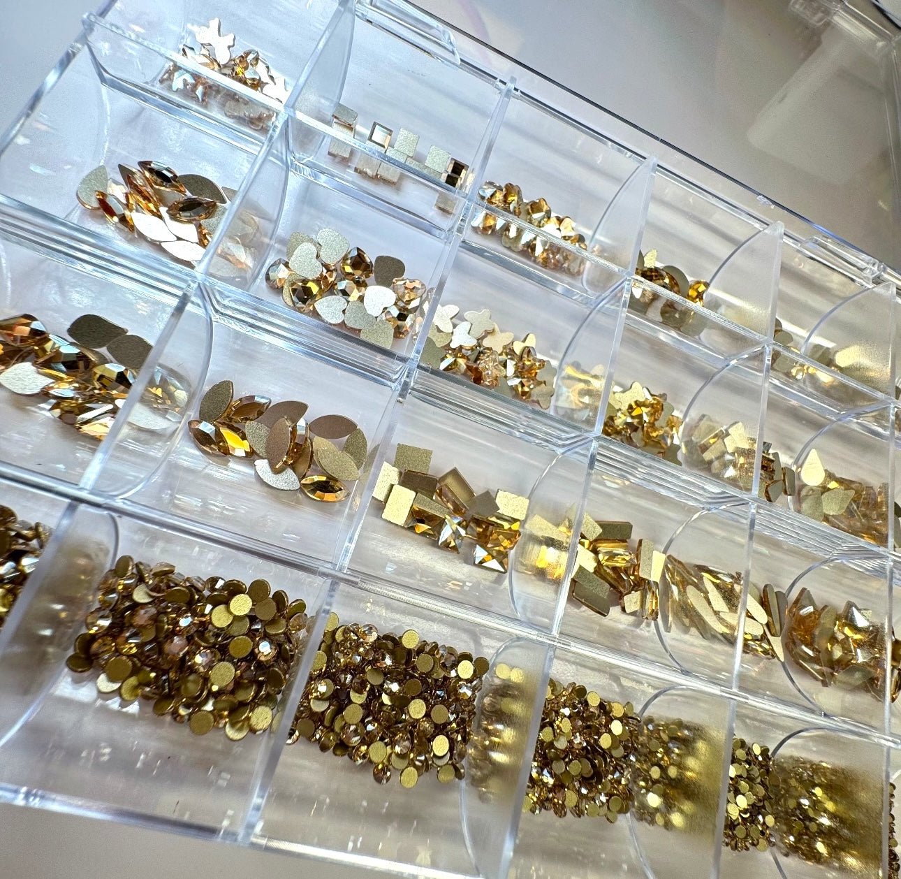 24 grit - champagne high quality rhinestone box Bling for nails - JTessentials