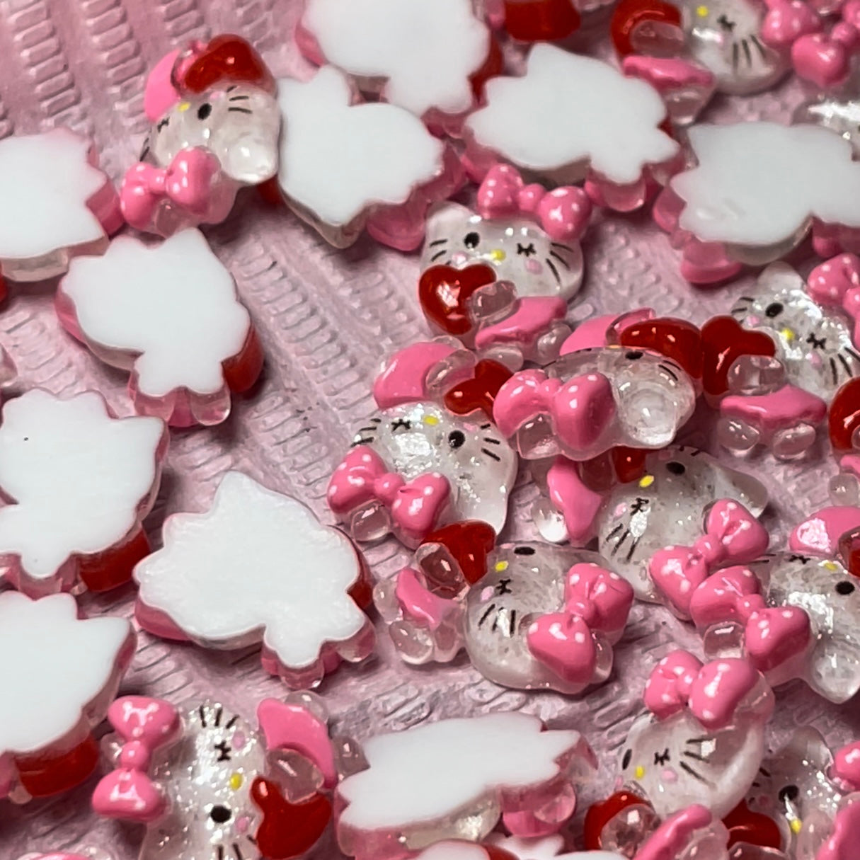 6 pcs Hello kitty GLITTERY W/ HEART