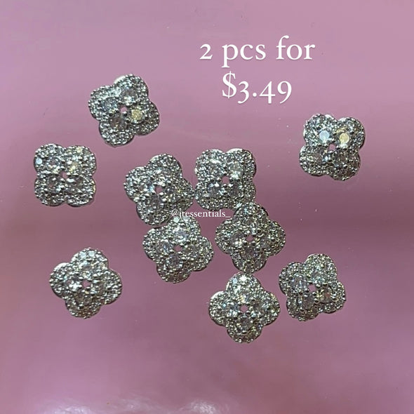 2 PCs Chunk silver Clover -Luxury nail charm High Quality