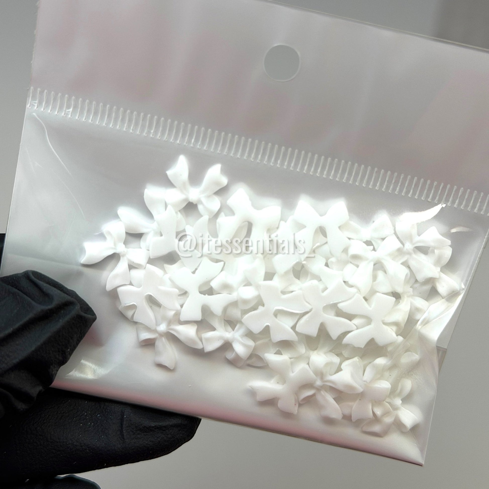 50 PC BOW CHARMS | WHITE 01 - JTessentials