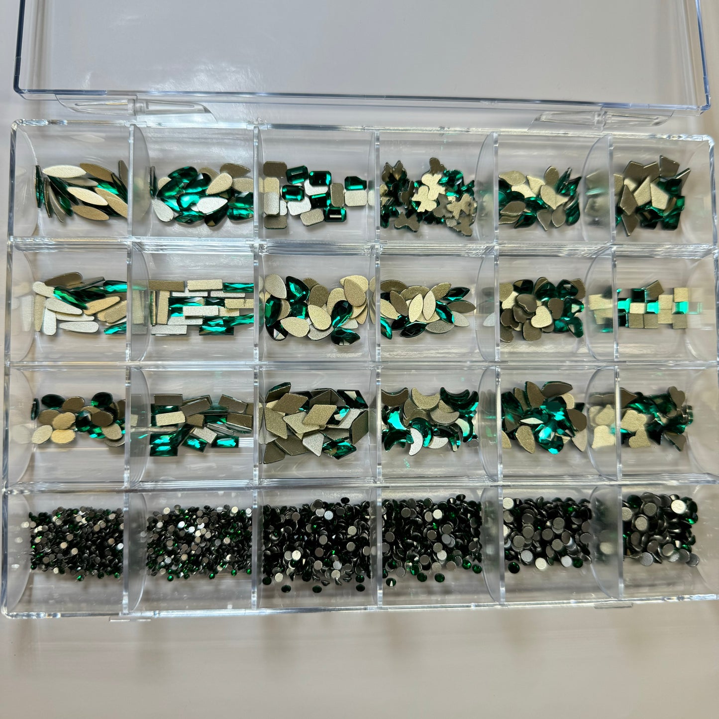 24 grit-green high quality rhinestone box