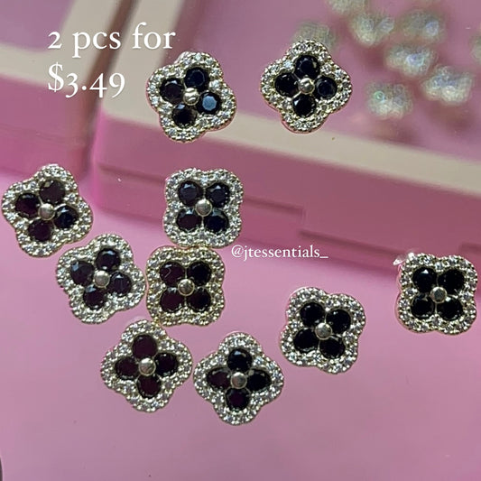 2 PCs Chunk Black Clover-Luxury nail charm High Quality