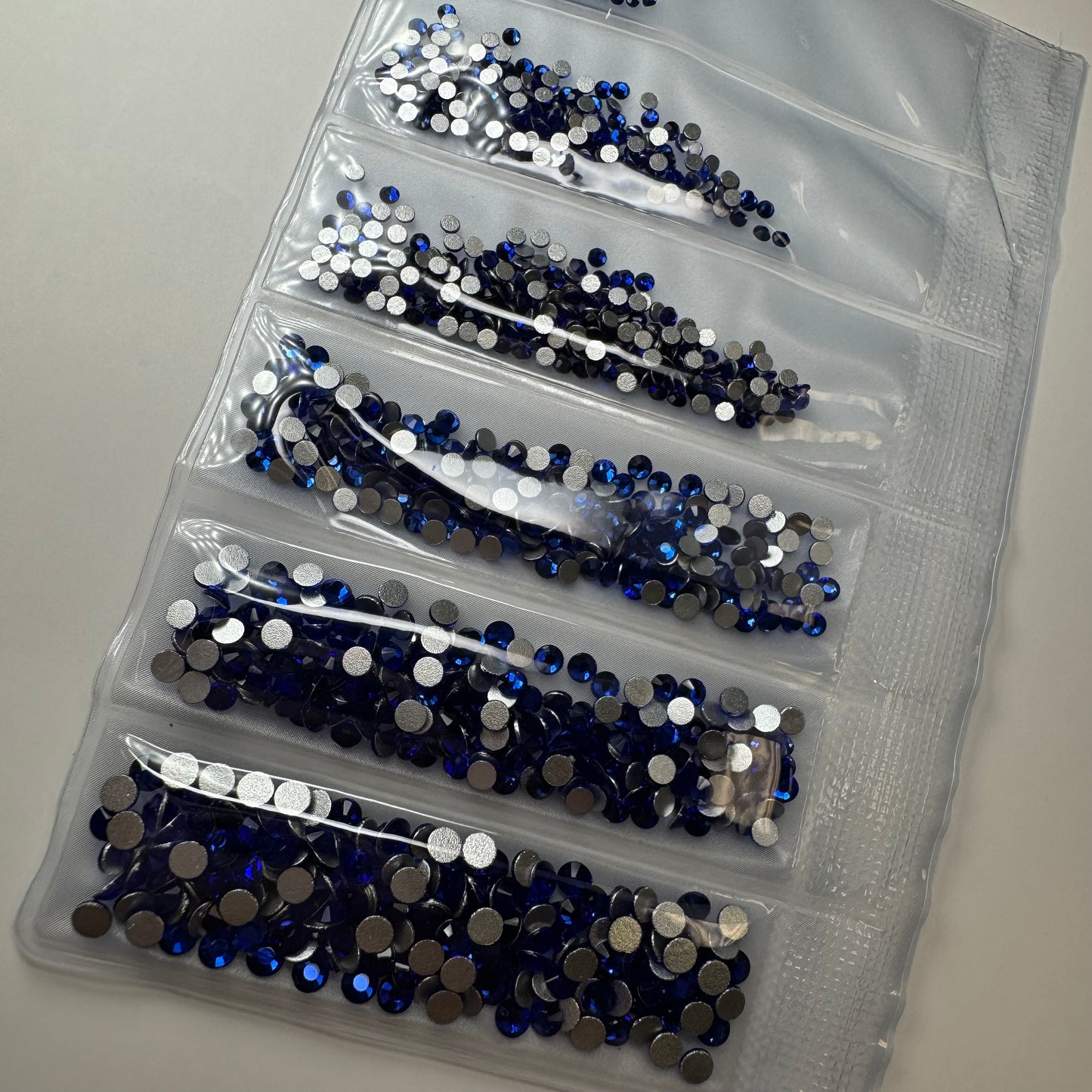 Blue rhinestone flat back- 6 grit pack of crystals for nail decoration