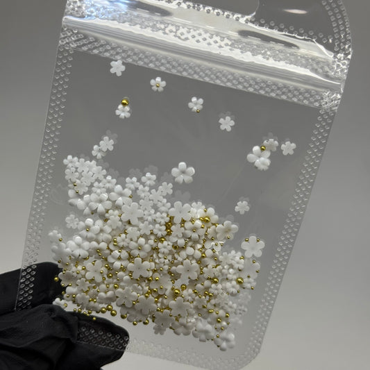 White 3D Resin Flowers for Nail Art – One Bag of Floral Nail Embellishments