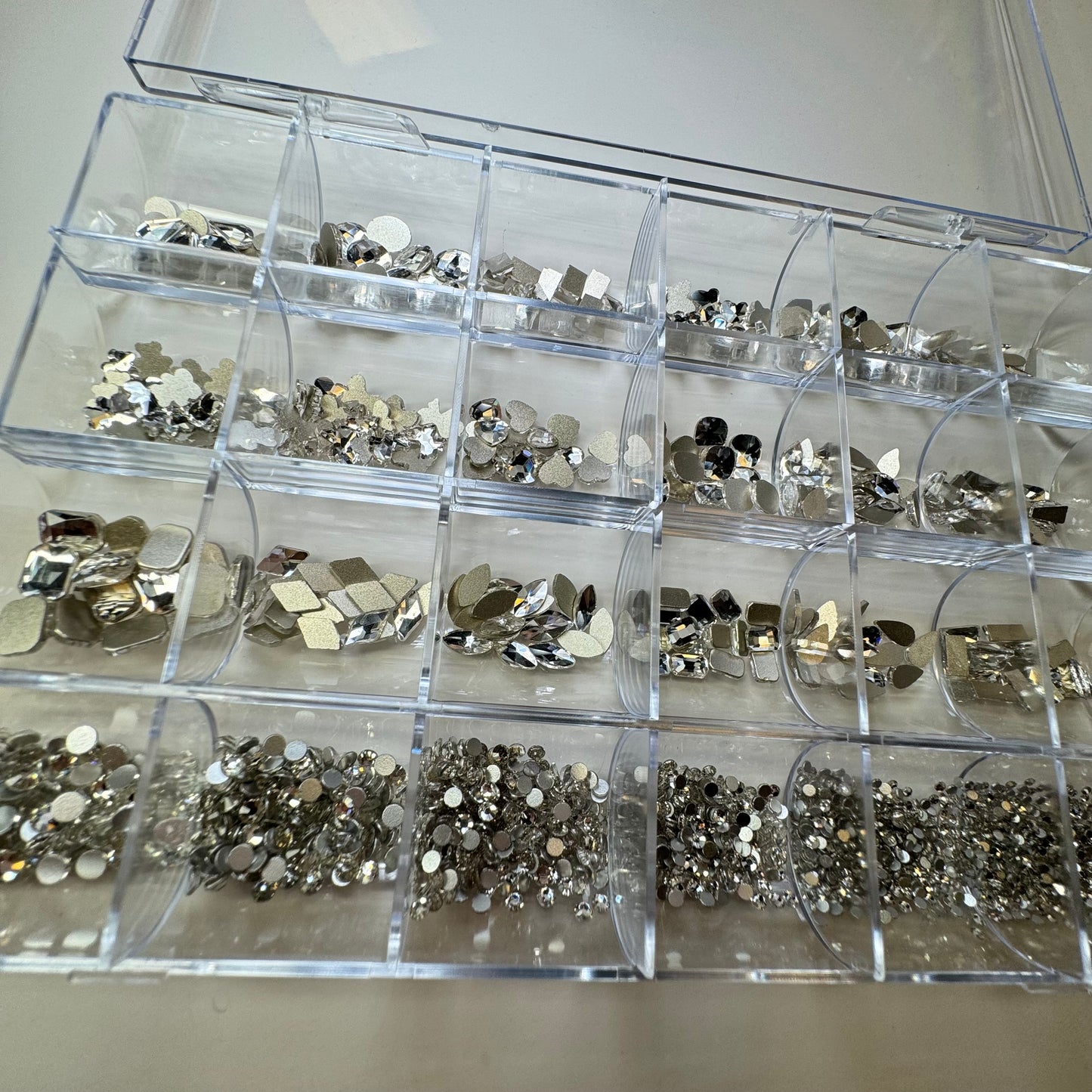 24 Grit  Silver High-Quality Rhinestone Box