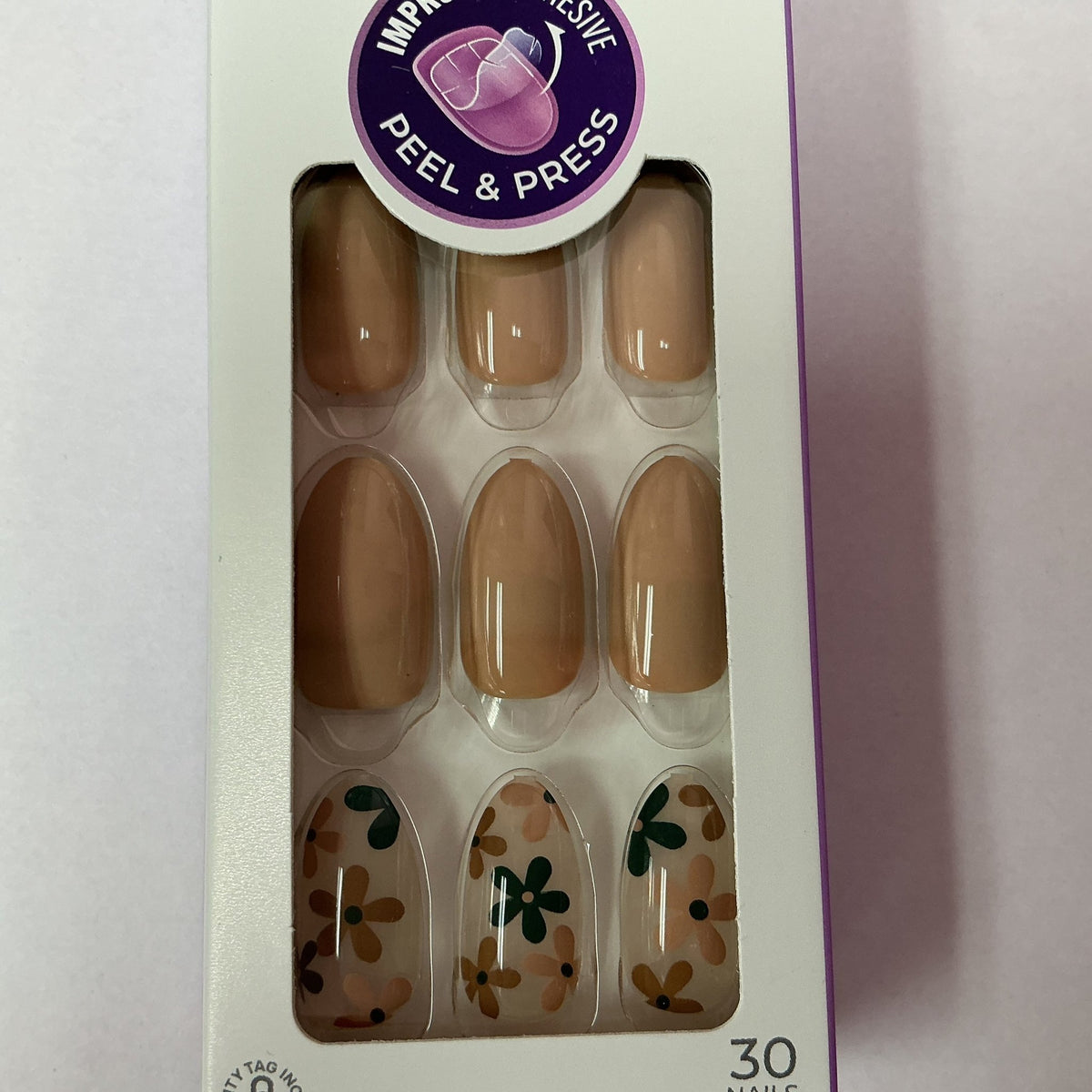 Kiss nails -Press on - JTessentials
