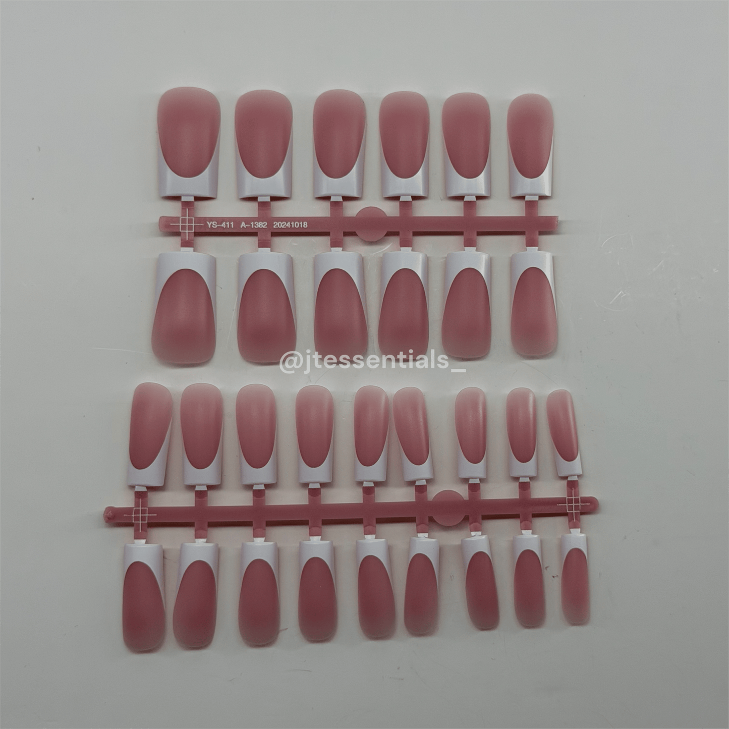 Press on nails - Medium French tip - JTessentials