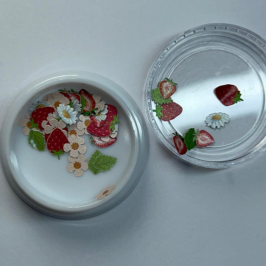 Strawberry flower nail decoration mix - JTessentials