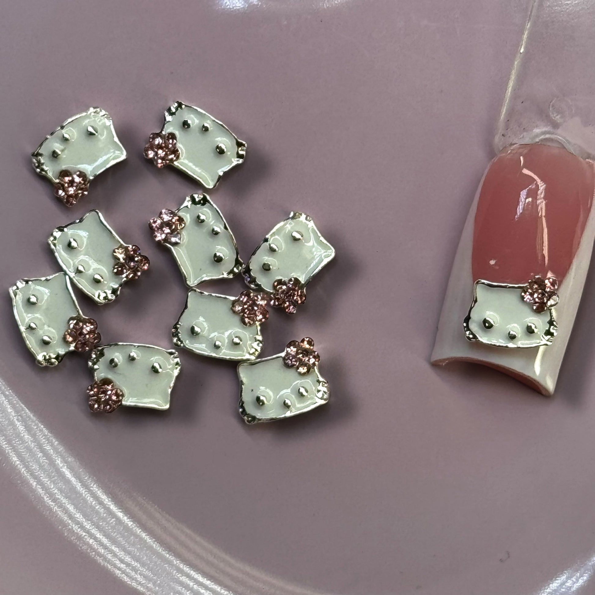 White Silver & PINK Bling Bow Face - hello k nail charm - JTessentials